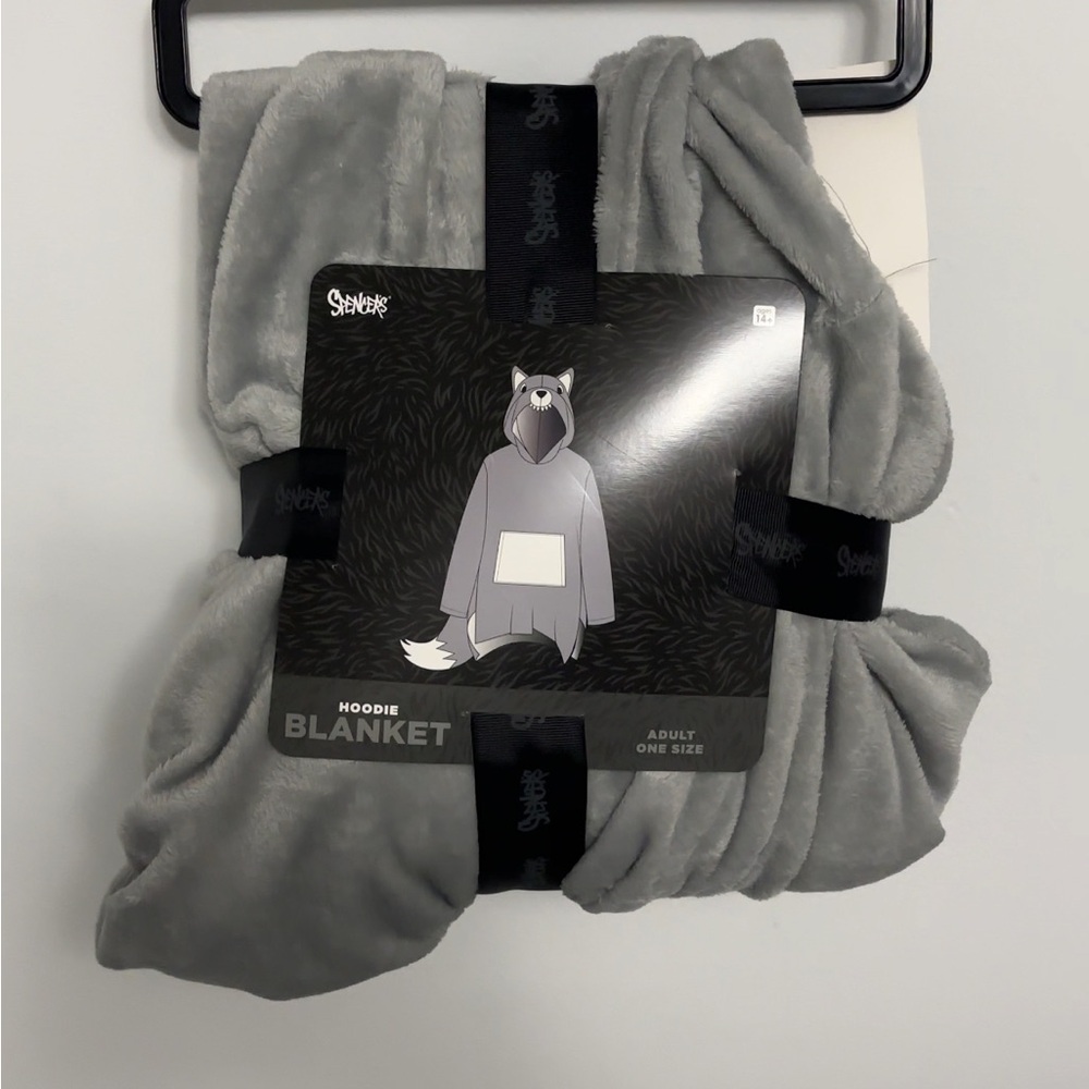 ⭐️3 for $30⭐️ Spencer's Gray Wolf Hoodie Blanket